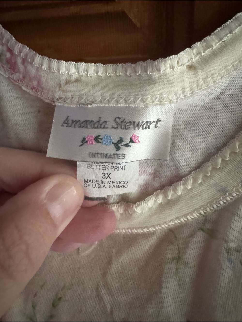 Plus size nightgown. - Picture 5 of 5